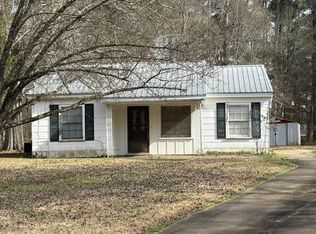 609 Arrowhead Dr, Kosciusko, MS 39090