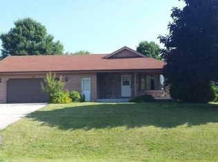 5524 Queens Way, Slinger, WI 53086