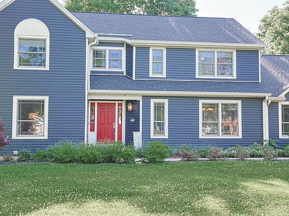 3rd image of 6214 N Shadow Hill Way