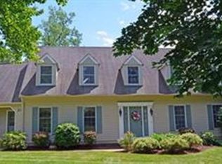 27 McIntosh Dr, Wilbraham, MA 01095