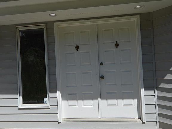 3rd image of 1368 Brinton Run Rd