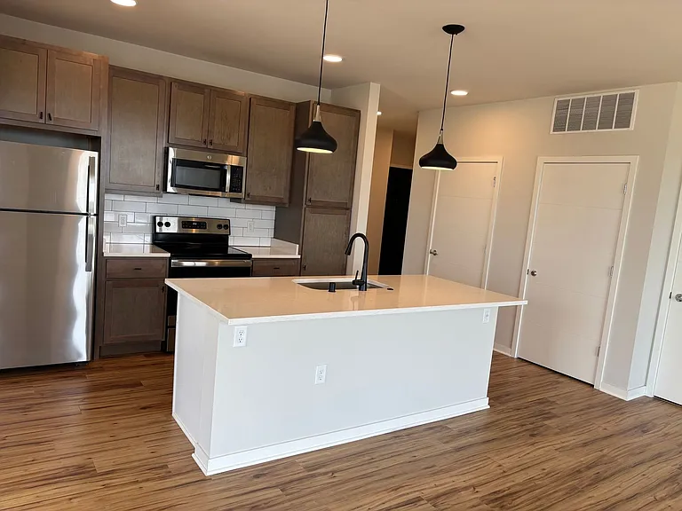 The Outlook Apartments — Photo 79