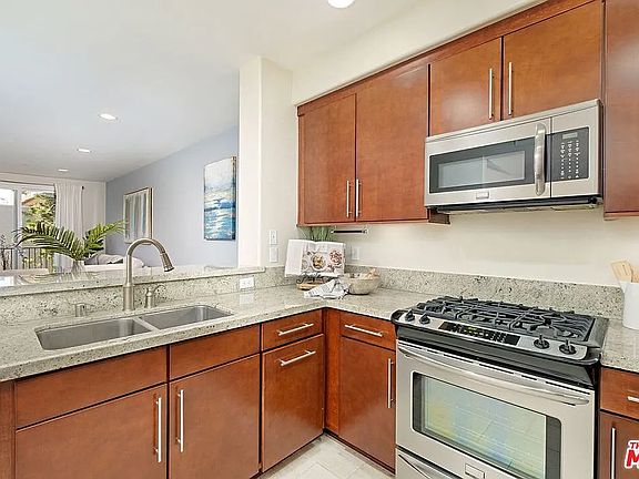 3rd image of 14412 Killion St #307