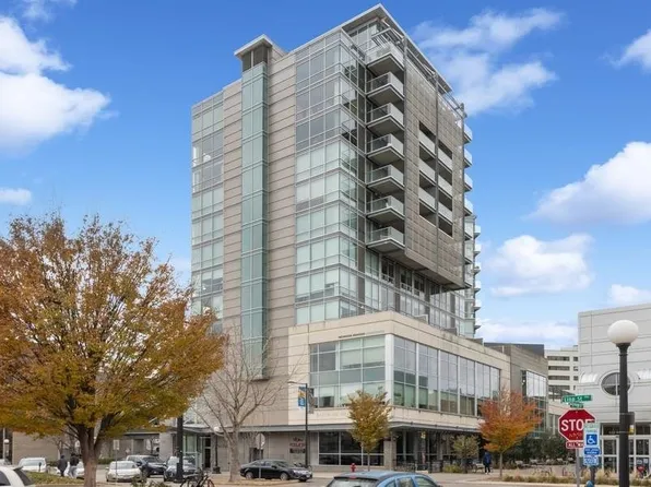 221 E College St APT 1206, Iowa City, IA 52240