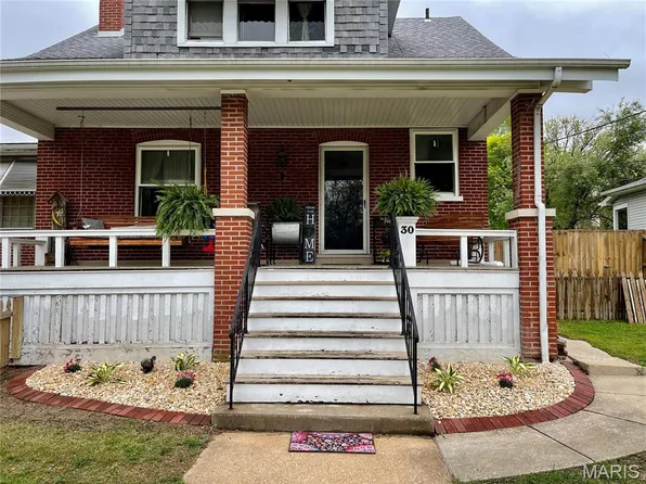 30 Grand Ave, Belleville, IL 62220