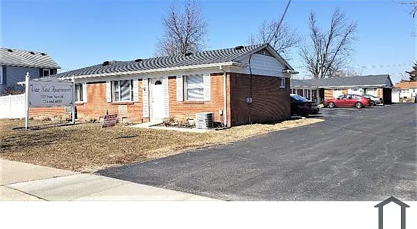 207 Van Nest St