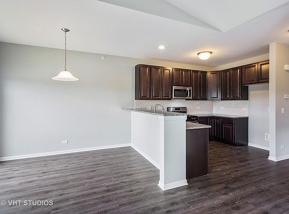 4th image of 1010 Jorie Blvd Suite 138