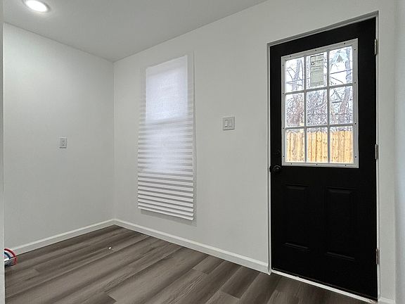 5th image of 4922 Saybrook Ave