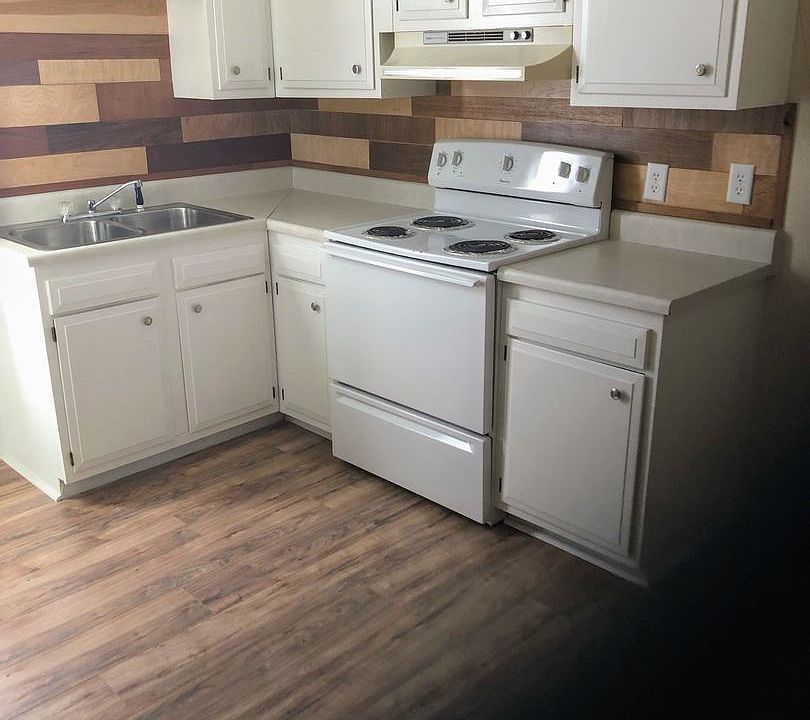1st image of 220 W Washington St #5521115