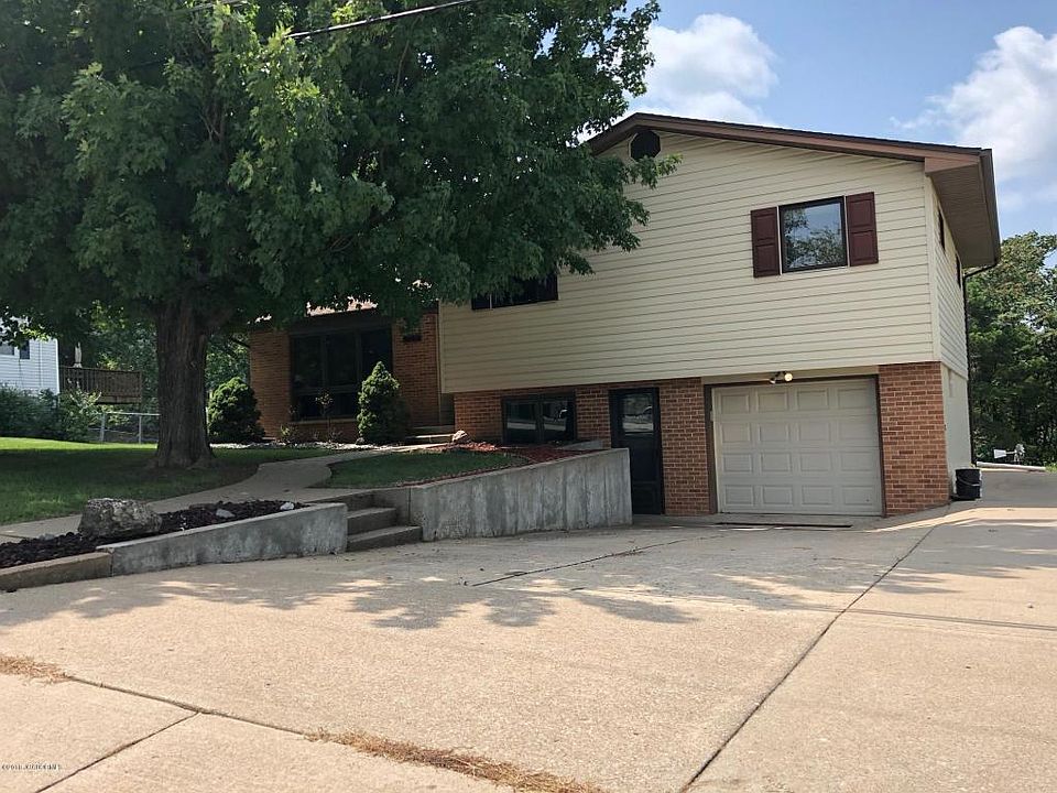 1st image of 1720 Overlook Dr