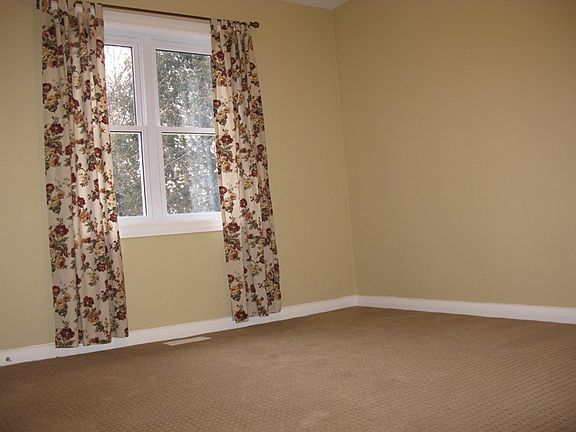 5th image of 105 Bayview Pkwy