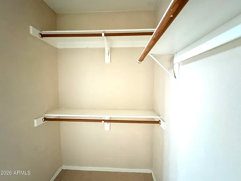 629 N Kenneth Pl — Photo 16