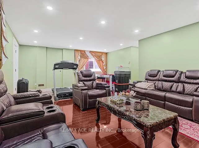 2 bed, $2,000 — Photo 3