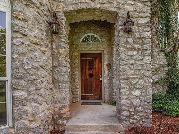 5th image of 6150 Blue Hills Ct