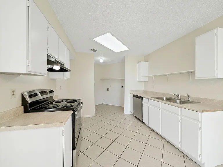 2010 Muddy Peak Dr — Photo 14