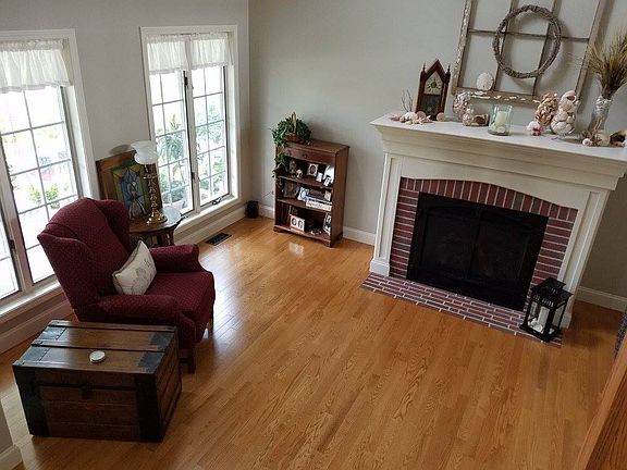 2nd image of 878 S Parkplace Dr