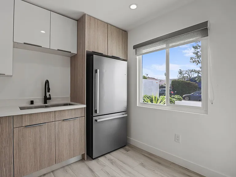 2034 S Garth Ave — Photo 16