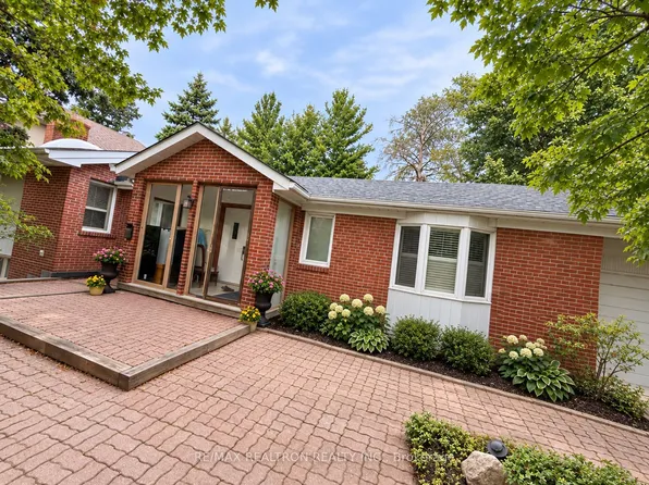 97 Estelle Ave, Toronto, ON M2N 5H4