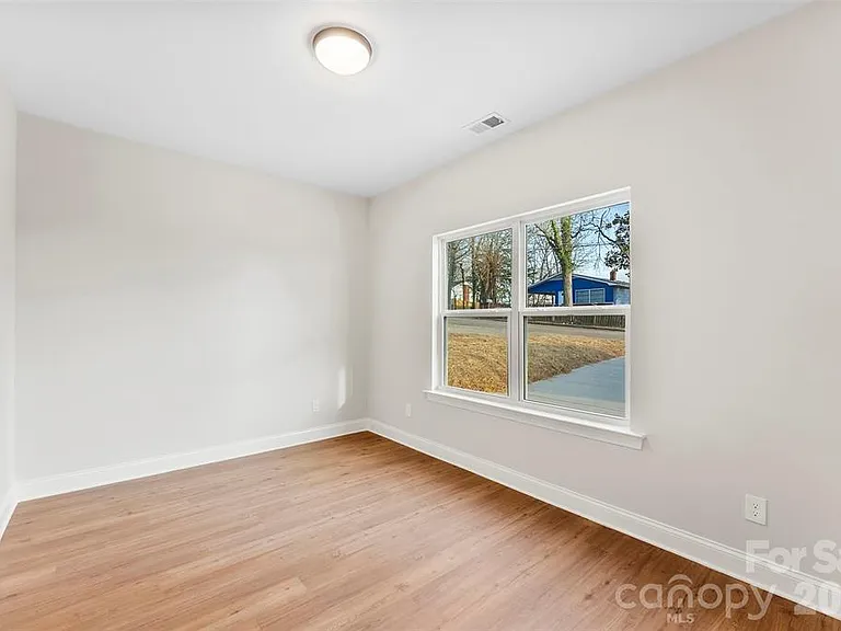 1558 7th Avenue Dr SW — Photo 24