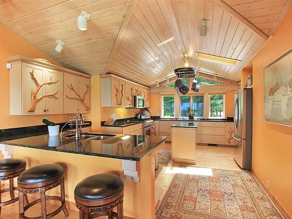 4th image of 5647 N Leland Woods Dr