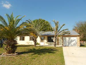 2nd image of 655 SW Belmont Cir