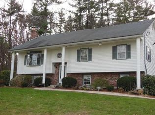96 Farwell Rd, Tyngsboro, MA 01879