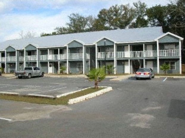 1st image of 410 W Azalea Ave APT 1