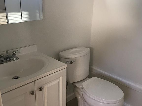 5th image of 3461 E Curry St