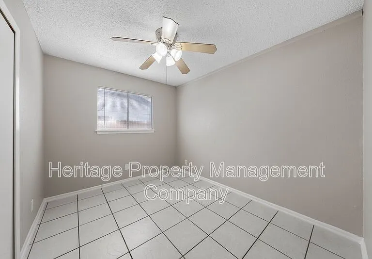 7422 Stonehouse Dr — Photo 24