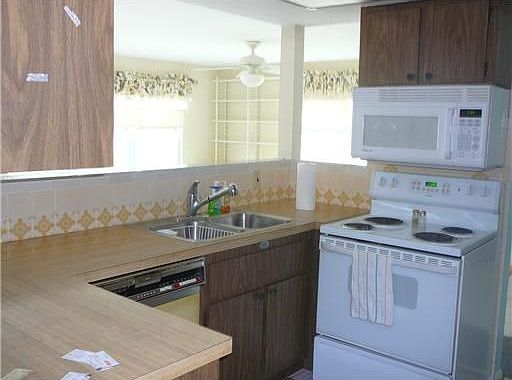 4th image of 442 NE Elmore St