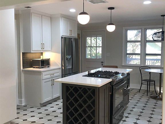 5th image of 2338 Escambia Ave