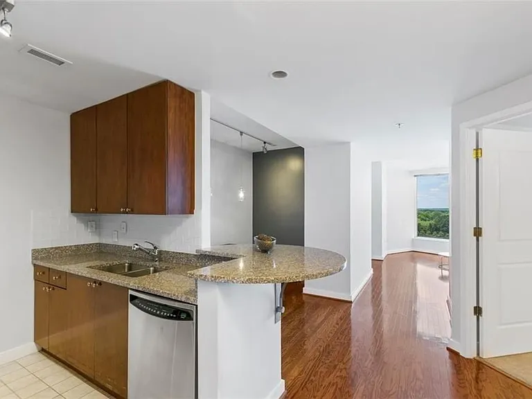 3338 Peachtree Rd NE #1104 — Photo 16