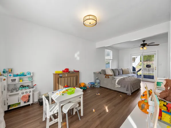 159 Seneca Avenue image 9 of 34