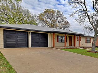 1009 Avenue D, Fredericksburg, TX 78624