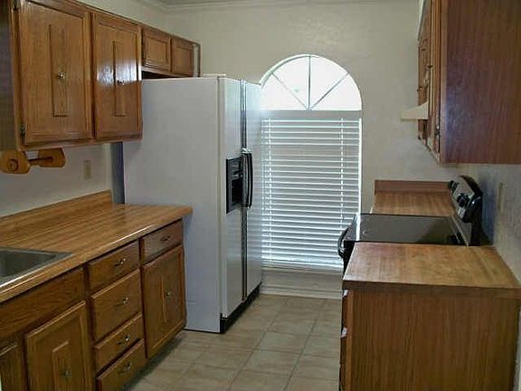 3rd image of 3801 McKinley Dr