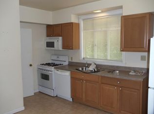 3208 Joe Hammer Sq, Pittsburgh, PA 15213