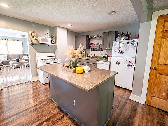4th image of 306 W Main Street