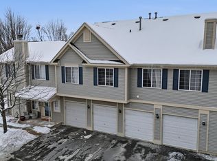 350 Windsor Ct UNIT D, South Elgin, IL 60177