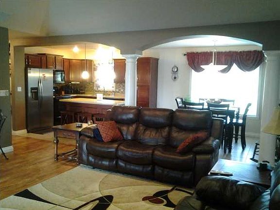 2nd image of 629 N Savannah Dr