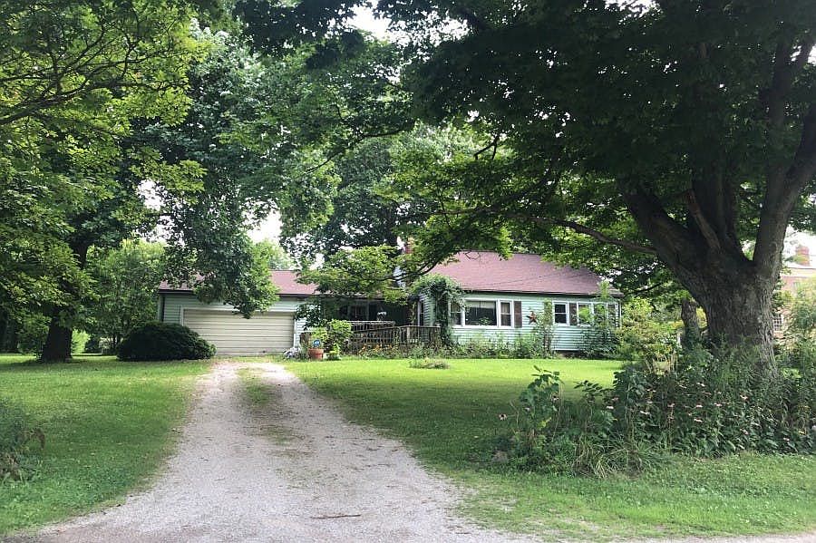 1st image of 25 College St
