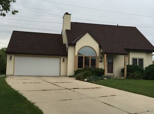 5211 W Allerton Ave, Greenfield, WI 53220