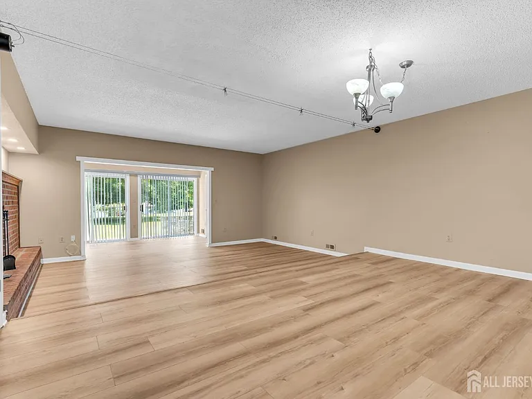 91 Chelsea Ct #14 — Photo 9
