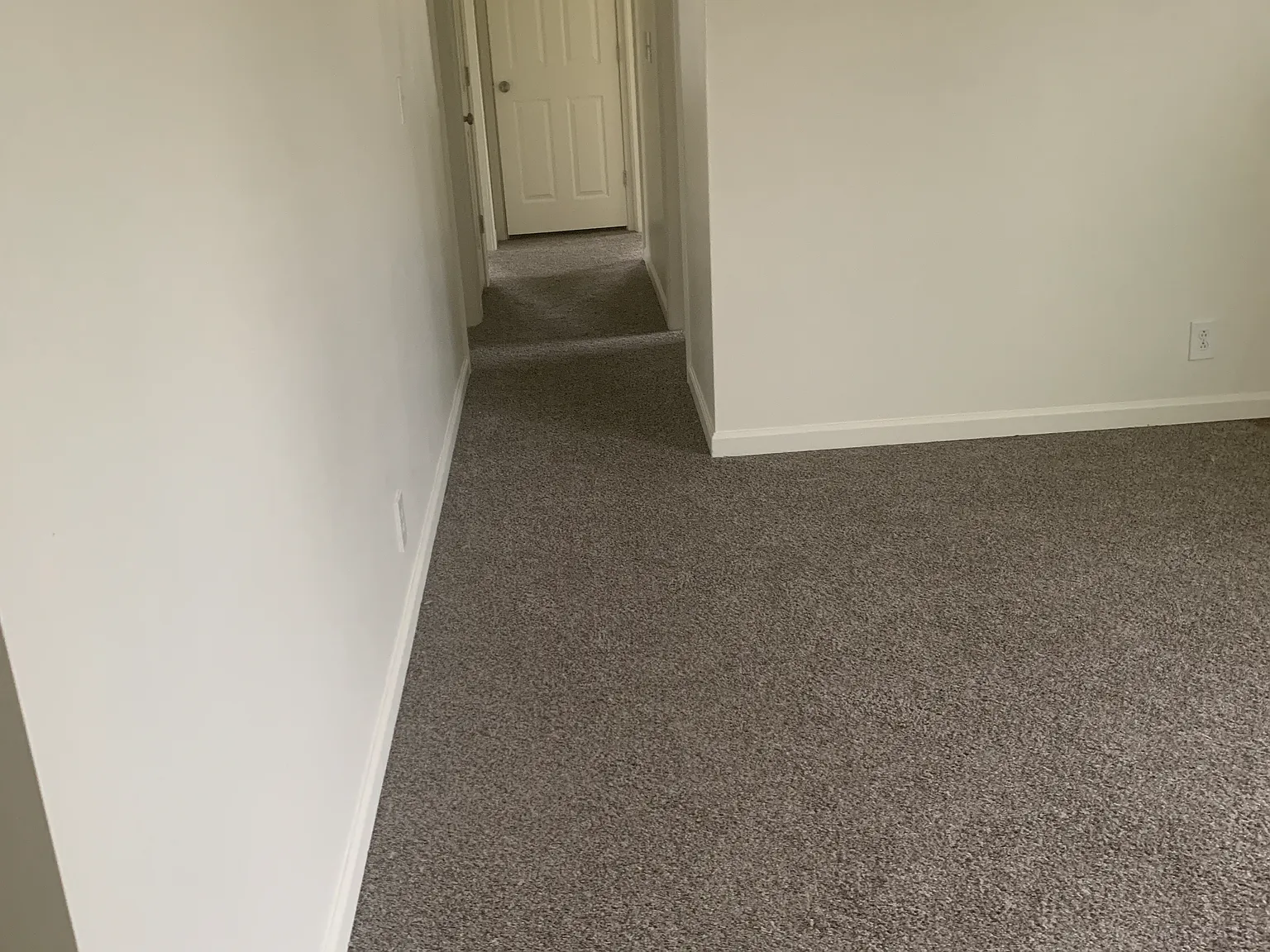 3 bed, 864 sqft, $1,200 — Photo 3
