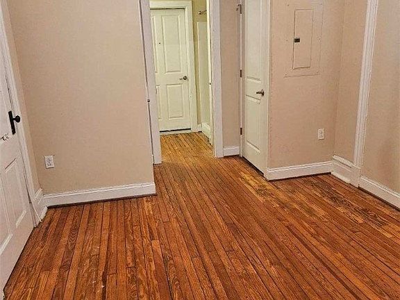 4th image of 1144 W Grace St #107