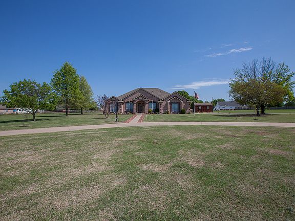 2nd image of 10601 Canyon Oaks Ct