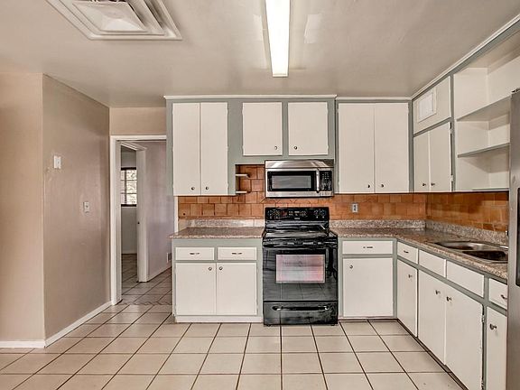 4th image of 2815 W Echo Ln