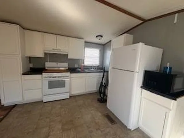 328 W 53rd St Trailer 51, Anderson, IN 46013