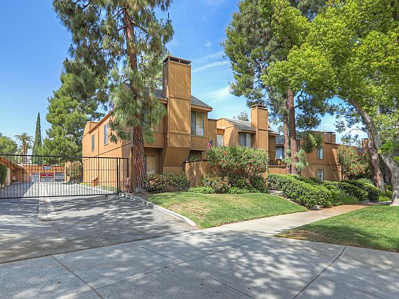 2nd image of 121 Arlington Dr APT 3