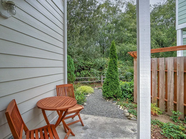 10595 NE Kingston Meadows Cir — Photo 15