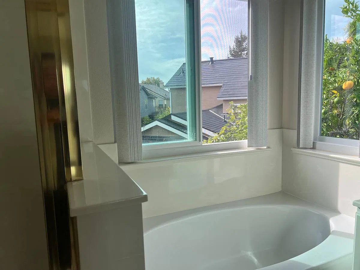 3 bed, 2.5 bath, 1830 sqft, $4,500 — Photo 4